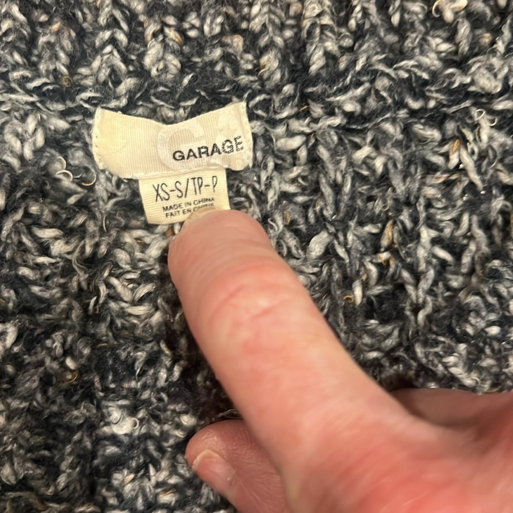 Garage sweater - Picture 2 of 3